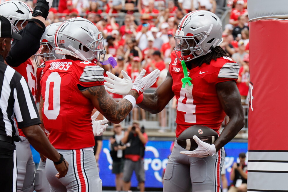 Ohio State's Jeremiah Smith flashes Heisman pose in opener