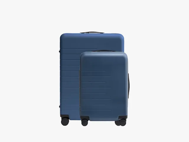 Expandable Small Carry On Large Check In Suitcase Set 255Bcourtesy of Quince255D