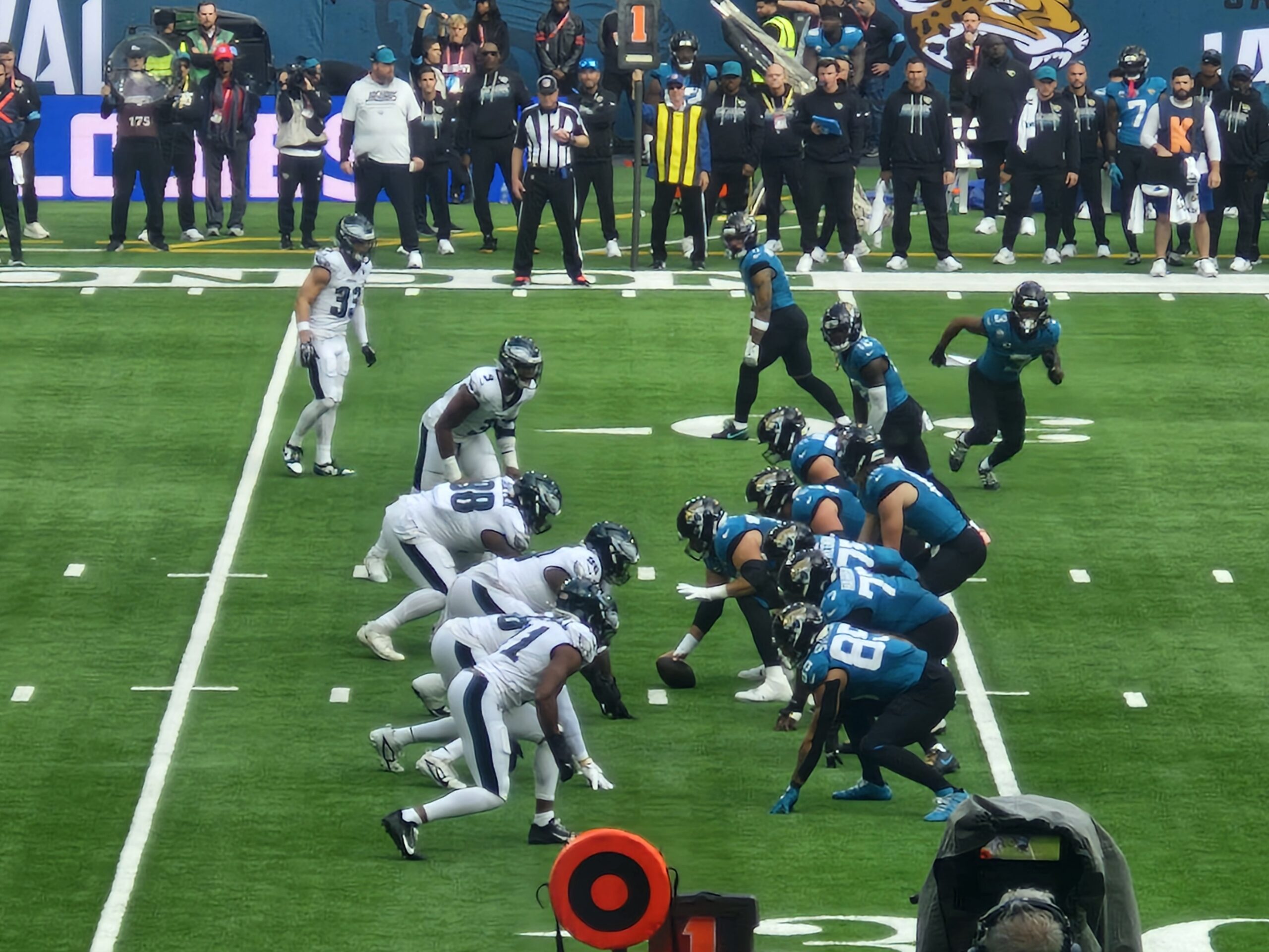 The Jaguars defeated the Eagles in London on Sunday scaled